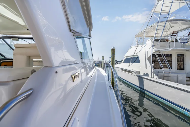 Slide: The Image of Tiara 4100 Open 2002 - 6037572