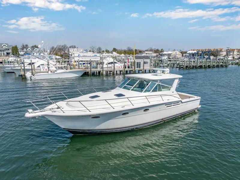 Slide: The Image of Tiara 4100 Open 2002 - 6037266