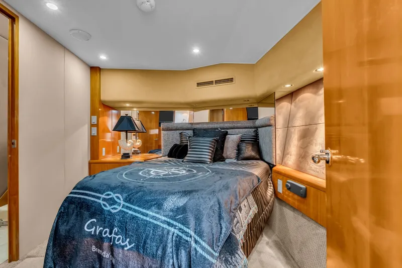 Slide: The Image of Hatteras 55 Convertible 2001 - 6036908