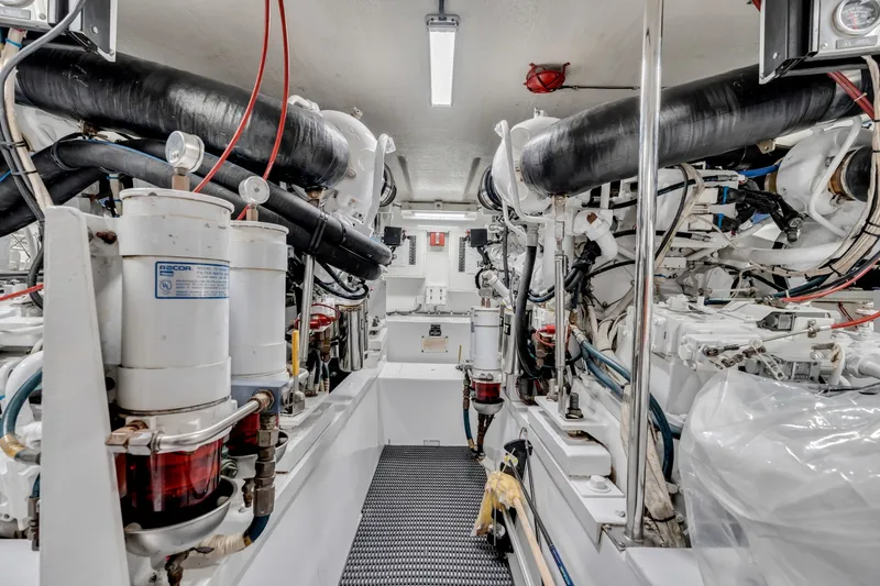 Slide: The Image of Hatteras 55 Convertible 2001 - 6037501