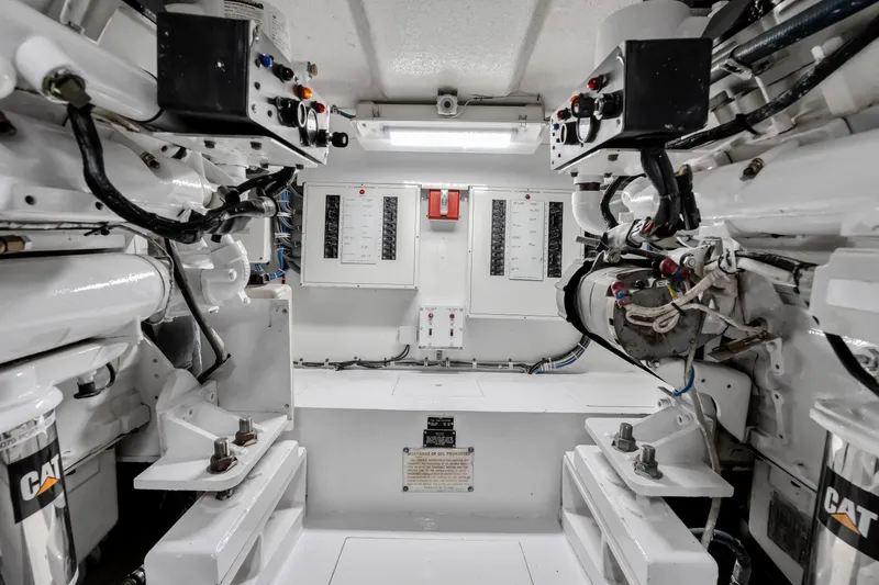 Slide: The Image of Hatteras 55 Convertible 2001 - 6037506