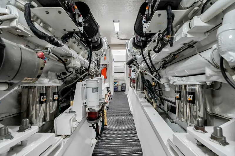 Slide: The Image of Hatteras 55 Convertible 2001 - 6037796