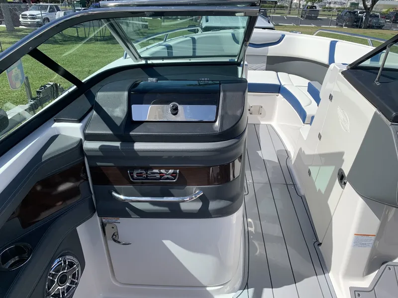 Slide: The Image of Chaparral 270 OSX 2023 - 6038542