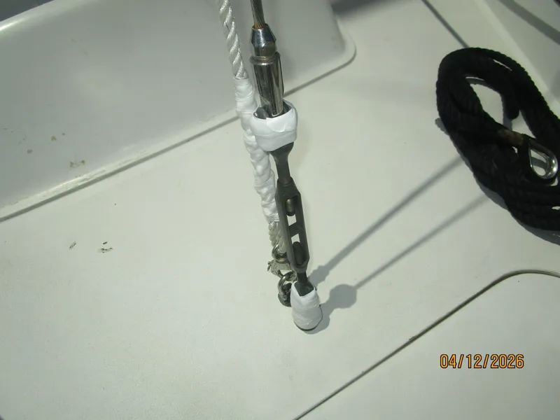 Slide: The Image of 41' Rival standing rigging3 - 6037194