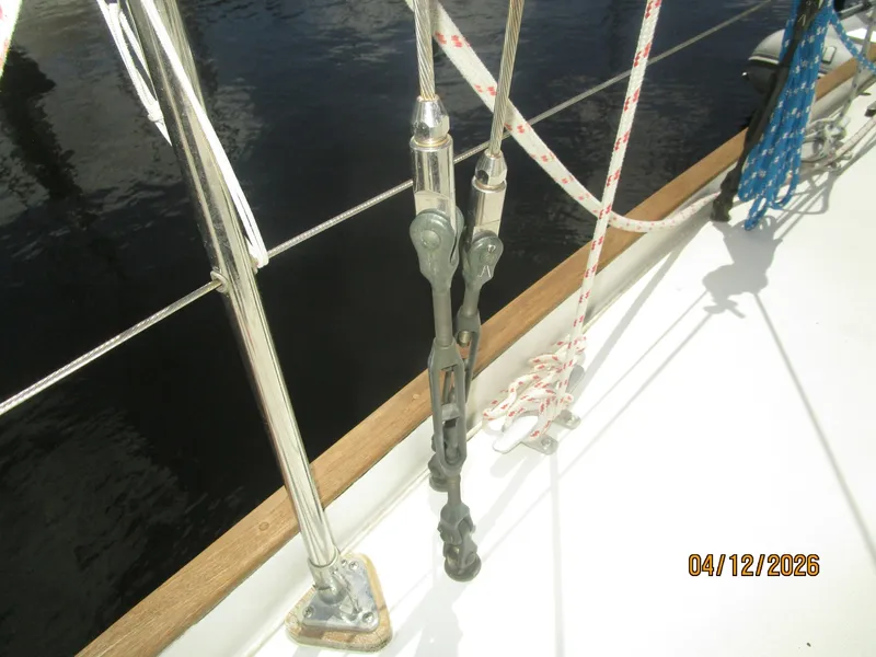 Slide: The Image of 41' Rival standing rigging5 - 6037192