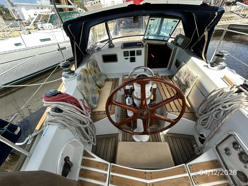 Slide: The Image of 41' Rival cockpit forward - 6037068