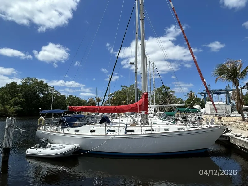 Slide: The Image of 41' Rival starboard profile2 - 6037199