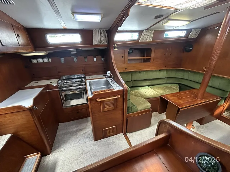 Slide: The Image of 41' Rival salon port - 6037176