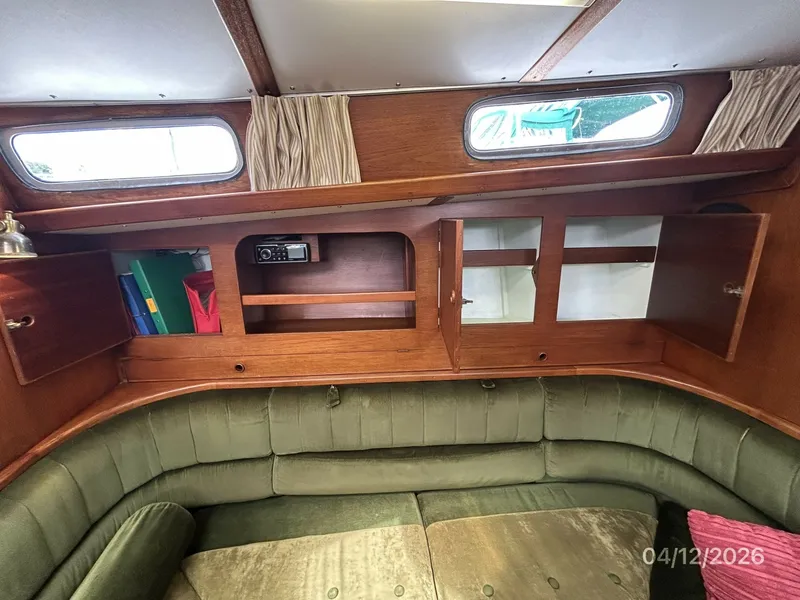 Slide: The Image of 41' Rival salon port storage - 6037179