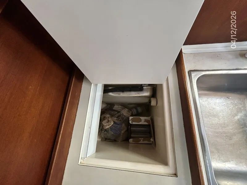 Slide: The Image of 41' Rival galley refrigeration - 6037096