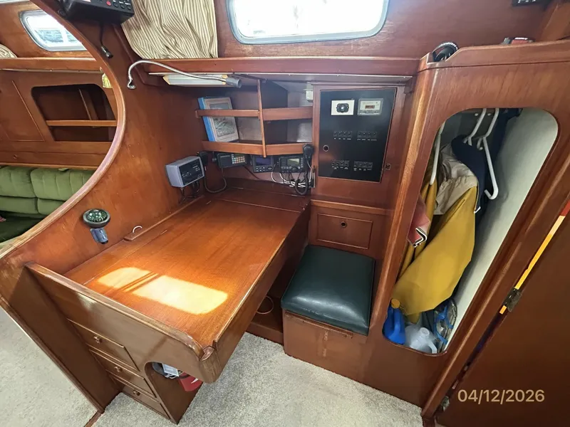 Slide: The Image of 41' Rival nav station2 - 6037151