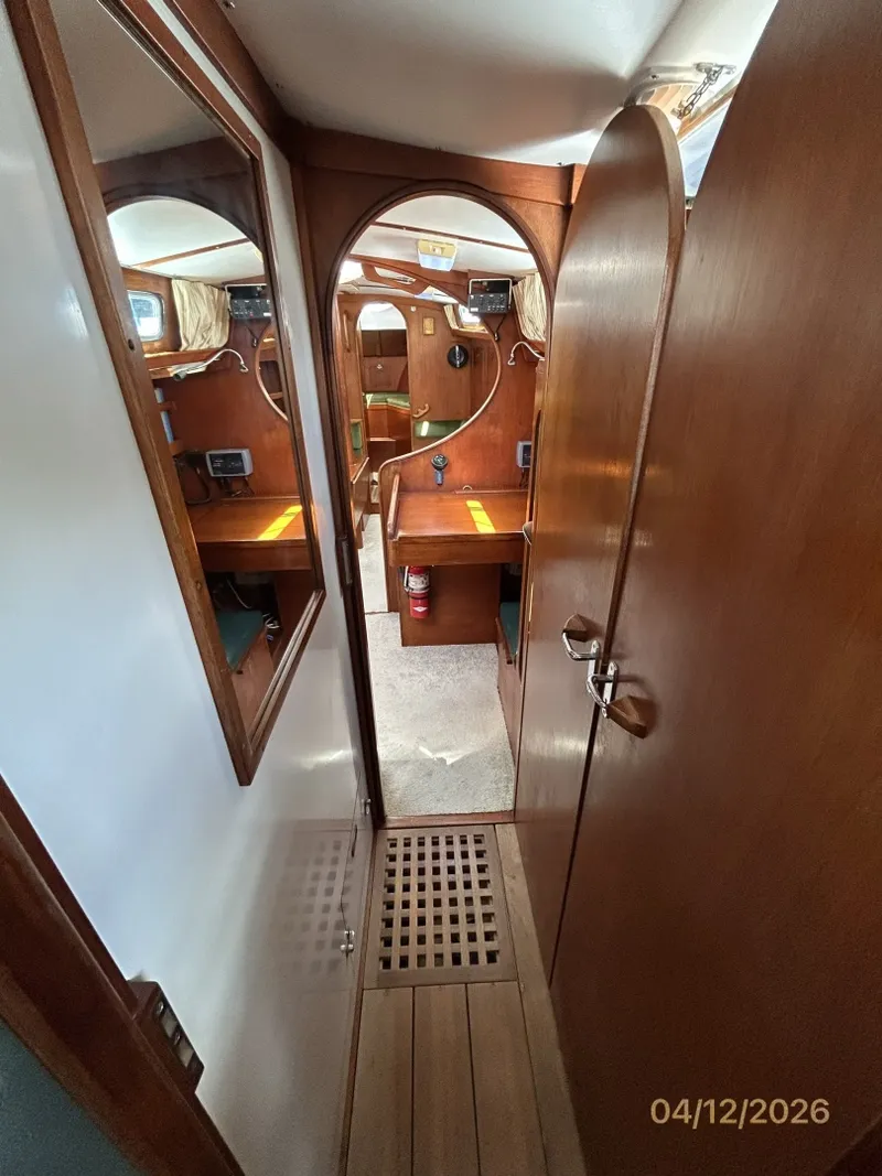 Slide: The Image of 41' Rival master stateroom companionway forward - 6037126