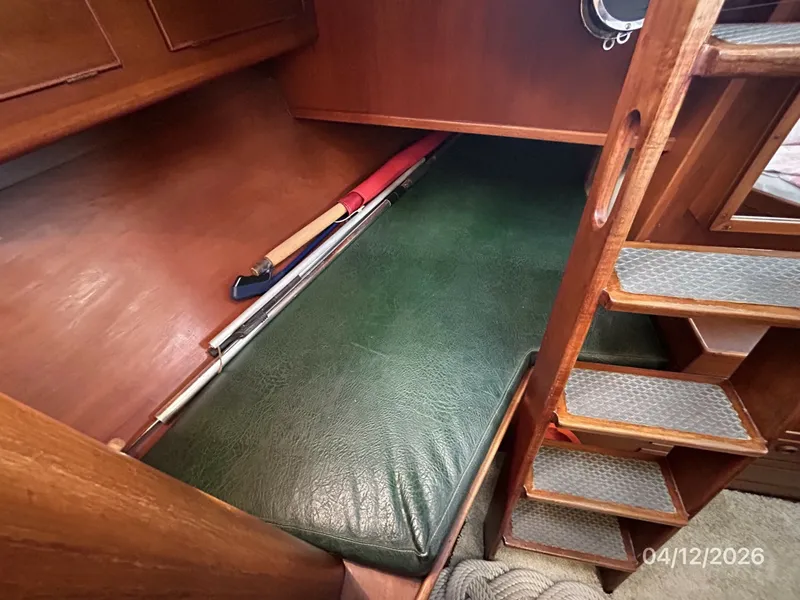 Slide: The Image of 41' Rival master stateroom starboard quarter berth - 6037138