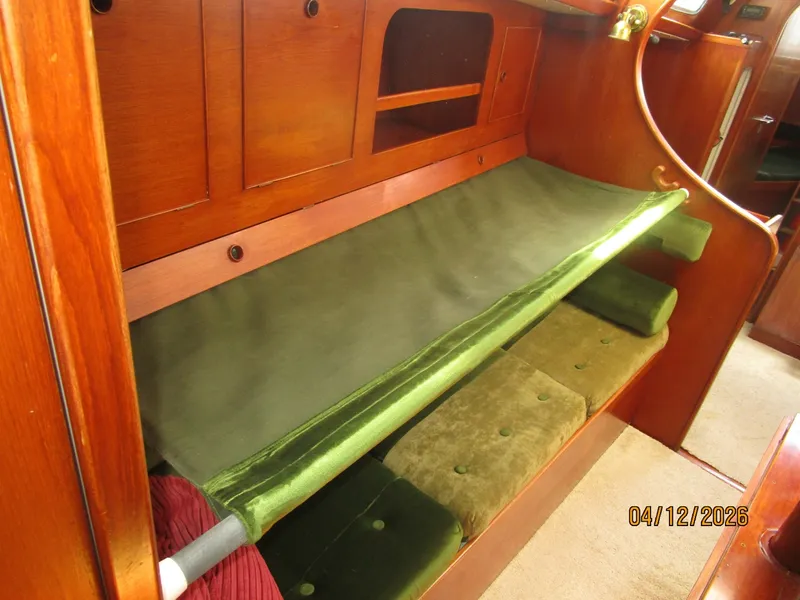 Slide: The Image of 41' Rival salon starboard pullman berth - 6037181