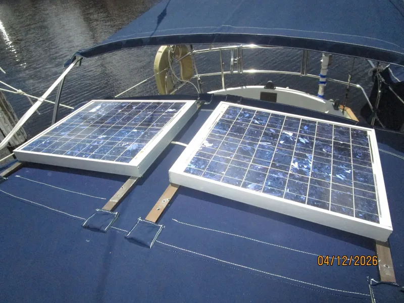 Slide: The Image of 41' Rival solar panels - 6037190