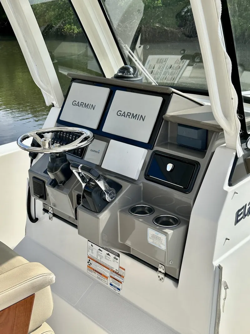 Slide: The Image of PURSUIT 28 S288 - Helm 2019 Pursuit S288 Center Console - 6037160