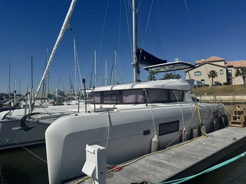 The Image of Lagoon 42 2017 - 6038002