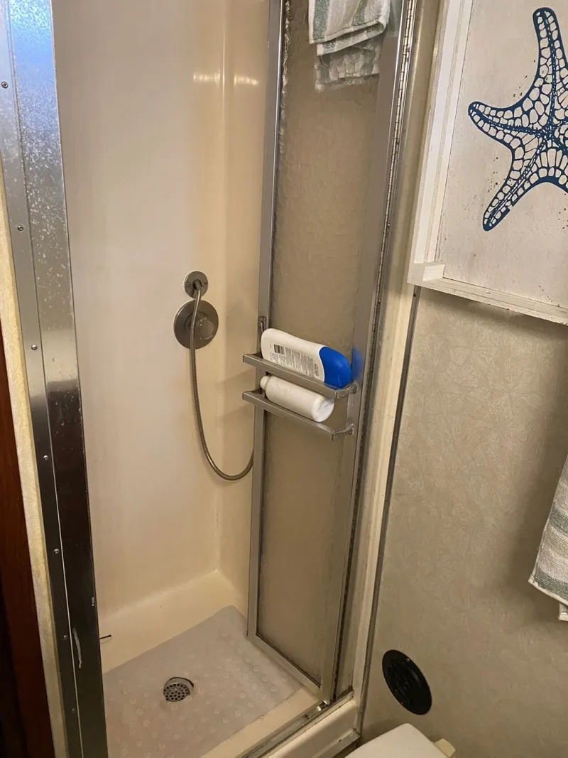 Slide: The Image of Hatteras Double Cabin 1972 - 6038136