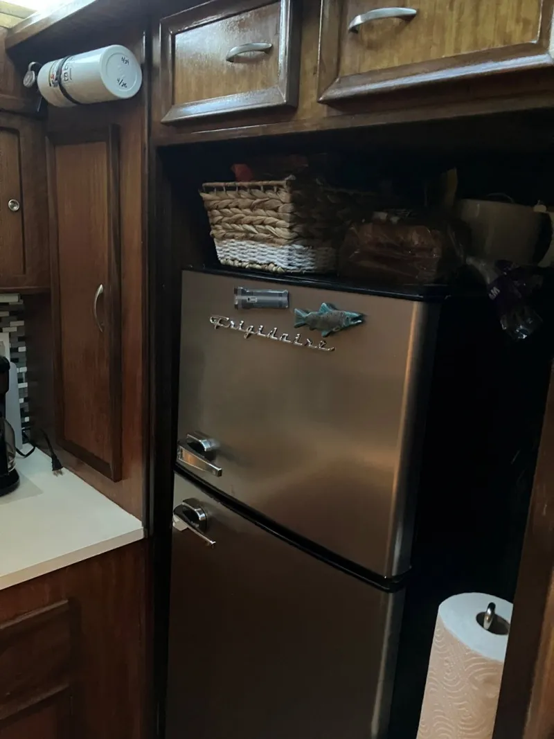 Slide: The Image of Hatteras Double Cabin 1972 - 6038131