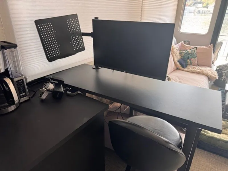 Slide: The Image of Three Buoys Houseboat 1985 - 6038282