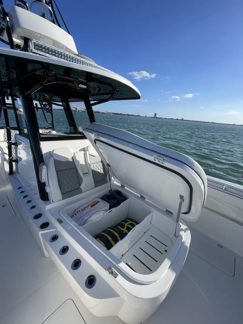 Slide: The Image of Invincible 33 Catamaran 2023 - 6038501