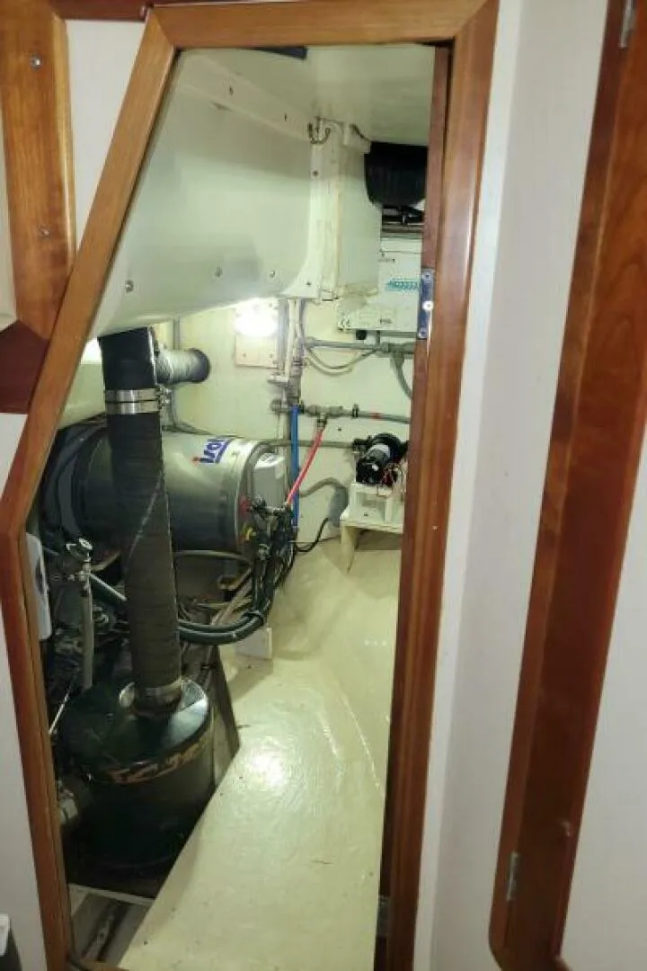 Slide: The Image of Little Harbor 51 Pilothouse 1996 - 6038476