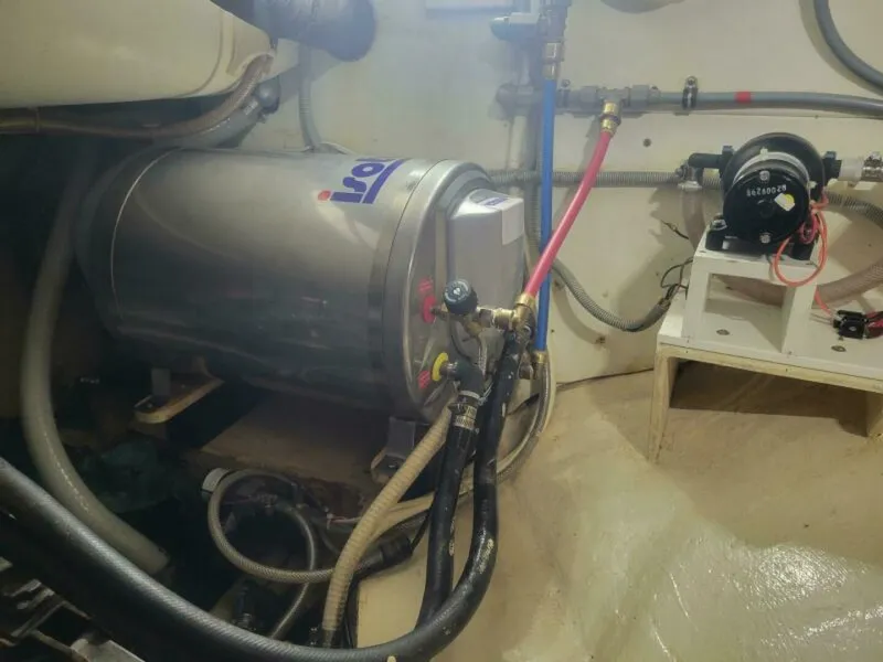 Slide: The Image of Little Harbor 51 Pilothouse 1996 - 6038477