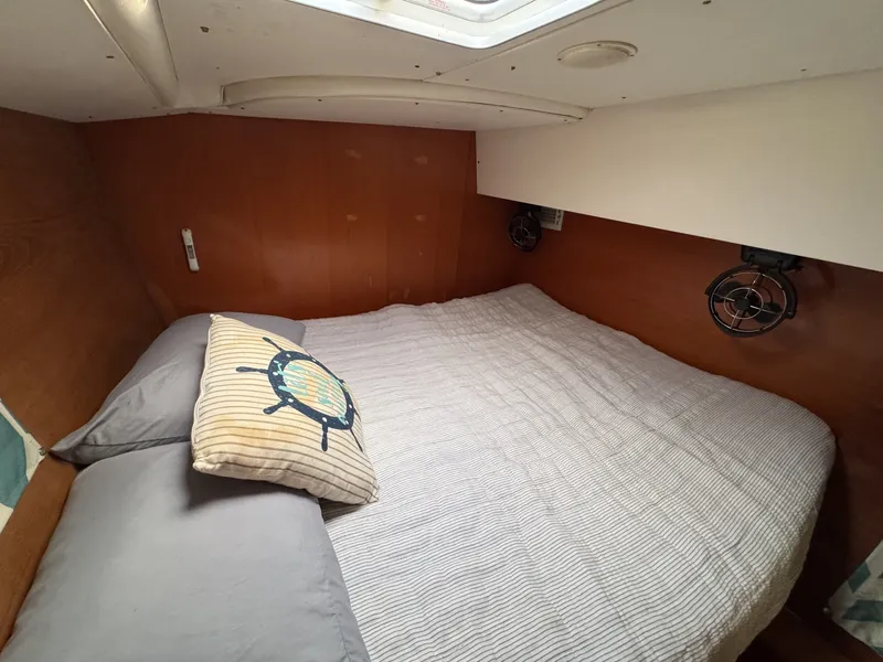 Slide: The Image of Lagoon 410 S2 2004 - 6049021