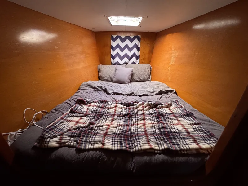 Slide: The Image of Lagoon 410 S2 2004 - 6049005