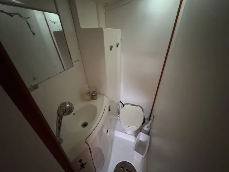 Slide: The Image of Lagoon 410 S2 2004 - 6049018