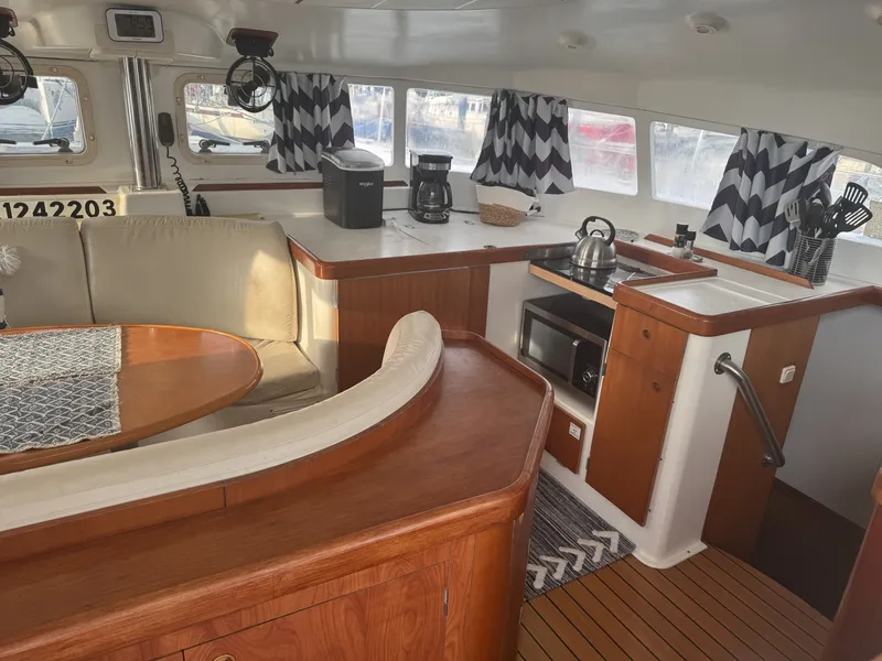 Slide: The Image of Lagoon 410 S2 2004 - 6049012