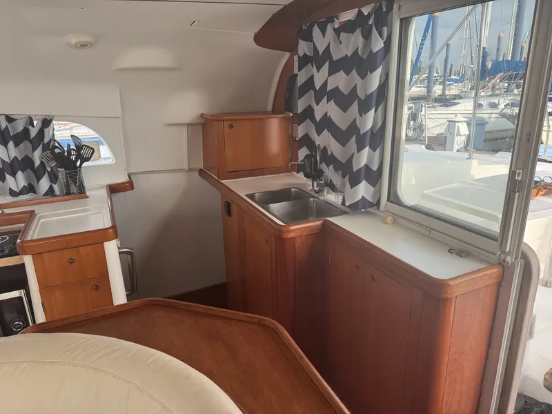 Slide: The Image of Lagoon 410 S2 2004 - 6049013