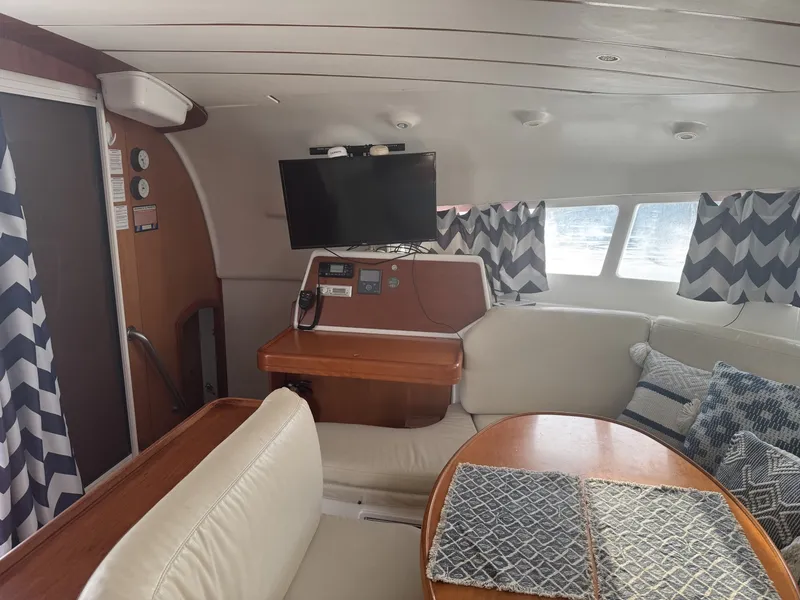 Slide: The Image of Lagoon 410 S2 2004 - 6049015