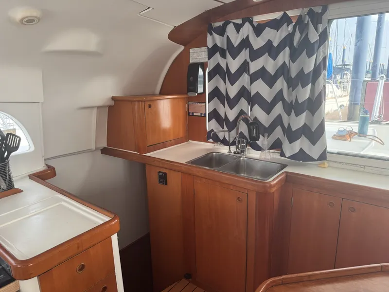 Slide: The Image of Lagoon 410 S2 2004 - 6049016