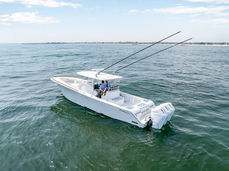 Slide: The Image of Front Runner 39 Center Console 2026 - 6038807