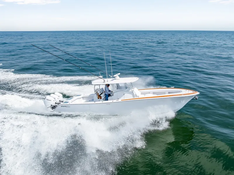 Slide: The Image of Front Runner 39 Center Console 2026 - 6038811