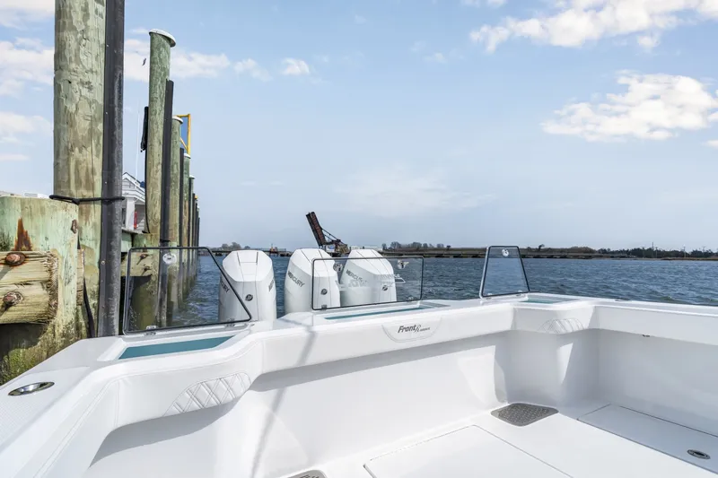 Slide: The Image of Front Runner 39 Center Console 2026 - 6038839