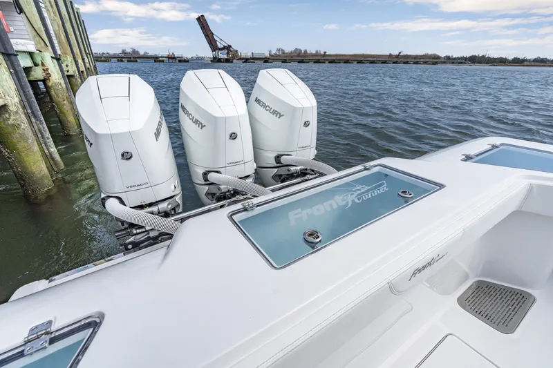 Slide: The Image of Front Runner 39 Center Console 2026 - 6038843