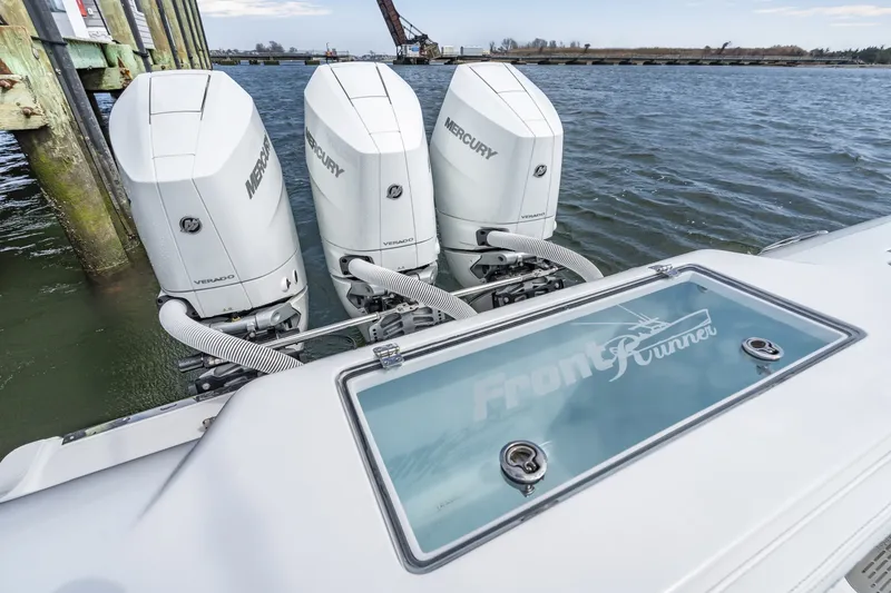 Slide: The Image of Front Runner 39 Center Console 2026 - 6038844