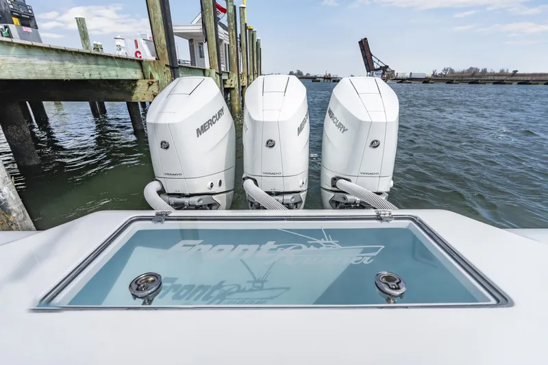 Slide: The Image of Front Runner 39 Center Console 2026 - 6038845