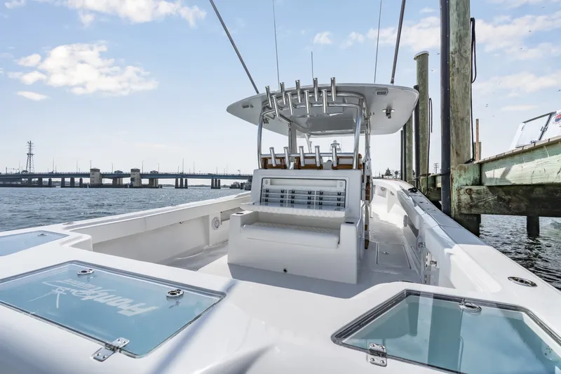 Slide: The Image of Front Runner 39 Center Console 2026 - 6038879