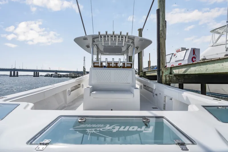 Slide: The Image of Front Runner 39 Center Console 2026 - 6038882