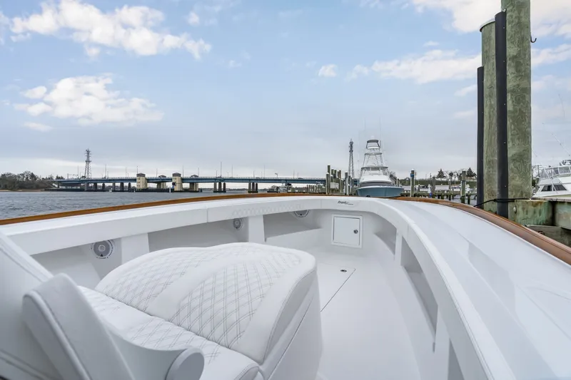 Slide: The Image of Front Runner 39 Center Console 2026 - 6038911