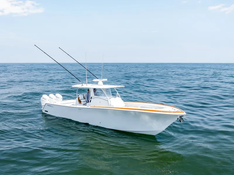 Slide: The Image of Front Runner 39 Center Console 2026 - 6038802