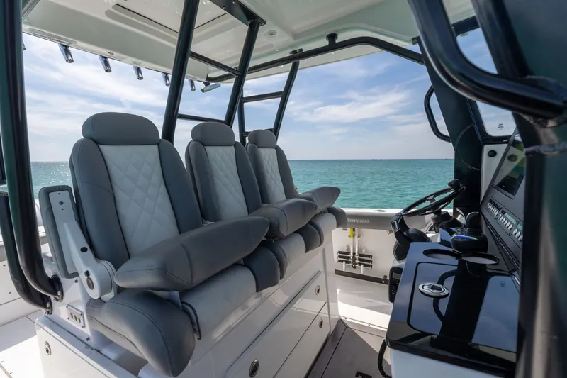 Slide: The Image of 2023 Everglades 365 CC- - 6040263