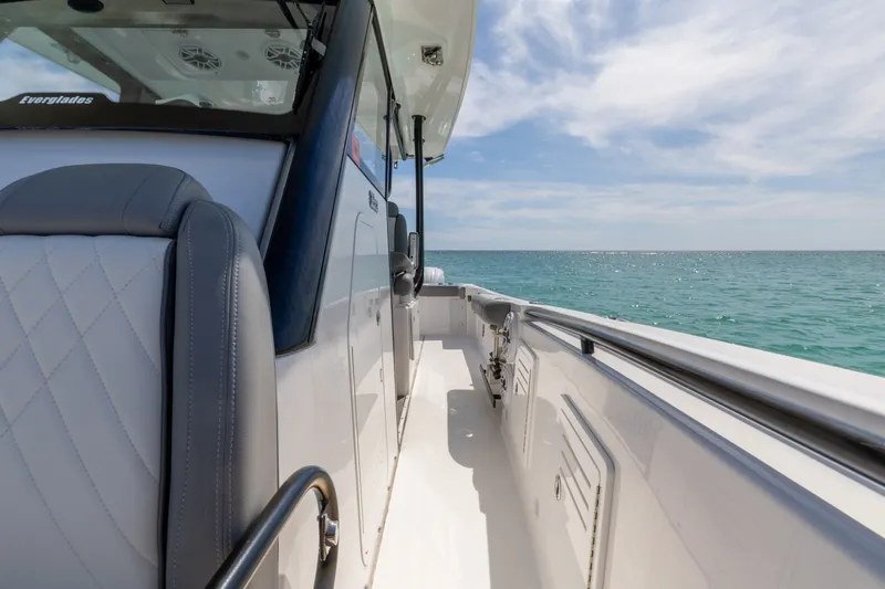 Slide: The Image of 2023 Everglades 365 CC- - 6040250