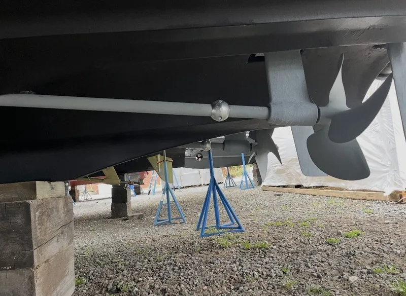 Slide: The Image of Cruisers 405 Motor Yacht 2005 - 6039041