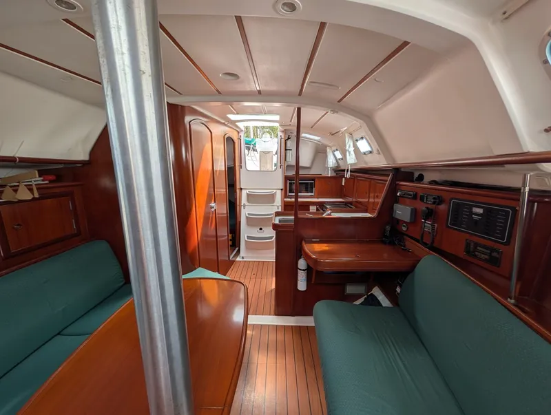 Slide: The Image of Beneteau 331 2003 - 6039689