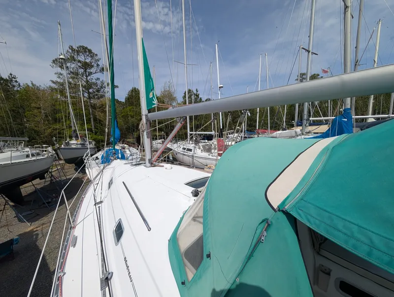 Slide: The Image of Beneteau 331 2003 - 6039692