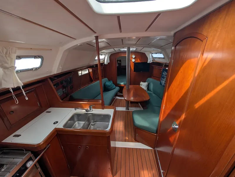 Slide: The Image of Beneteau 331 2003 - 6039682